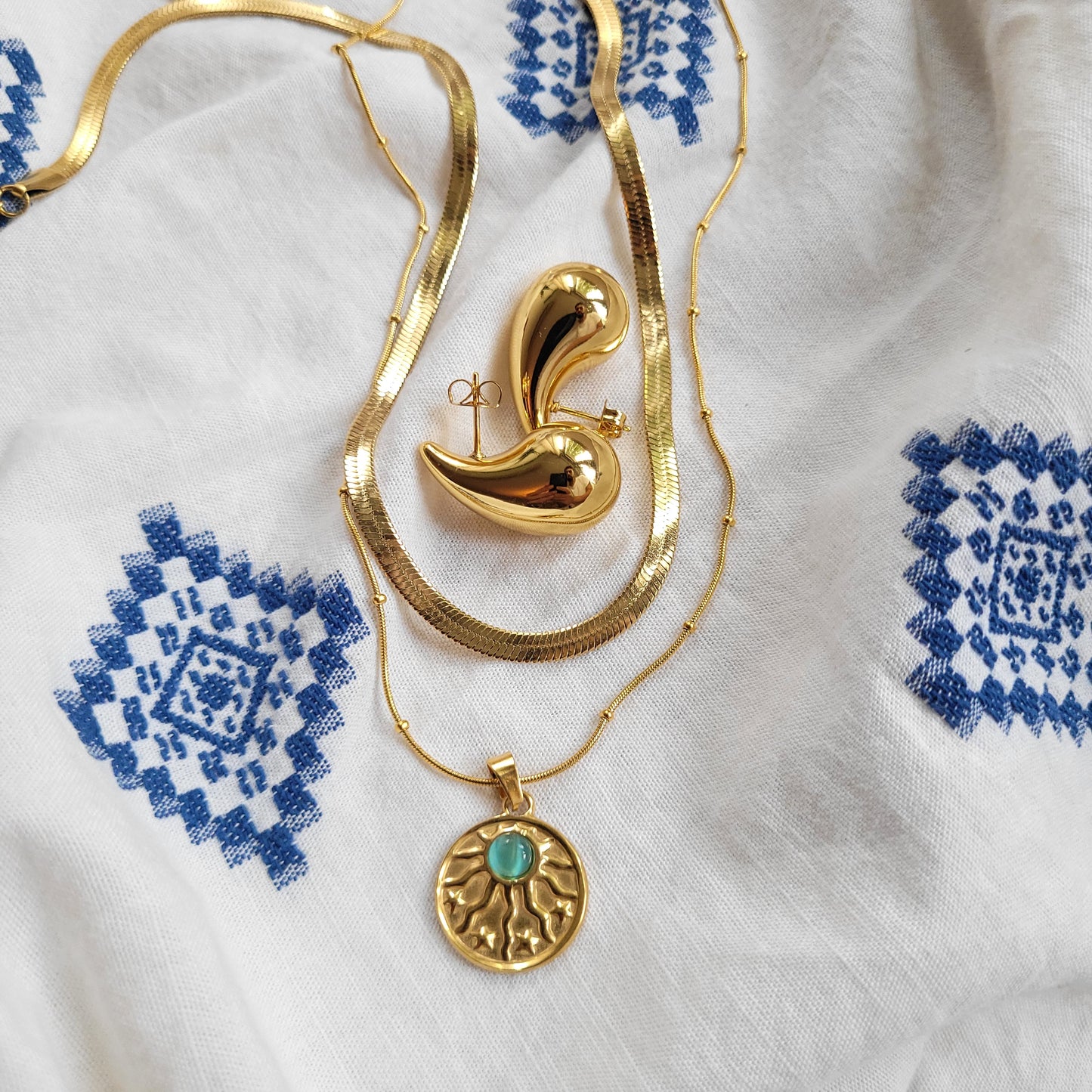 pendientes gota de dorada